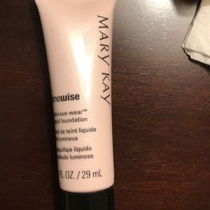 Time wise luminous wear make up